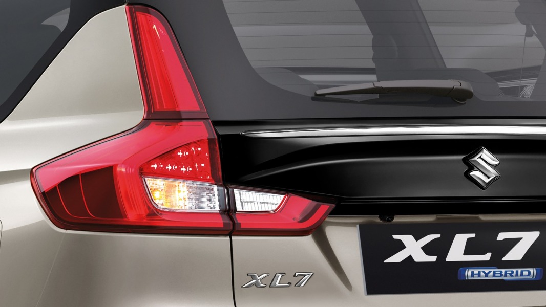 Suzuki XL7 HyBrid CỤM ĐÈN HẬU